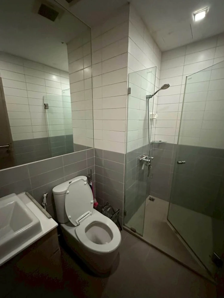 For rent: Ideo mobi Phayathai. Spacious and comfortable room, great location. Fully furnished with appliances. Book now!