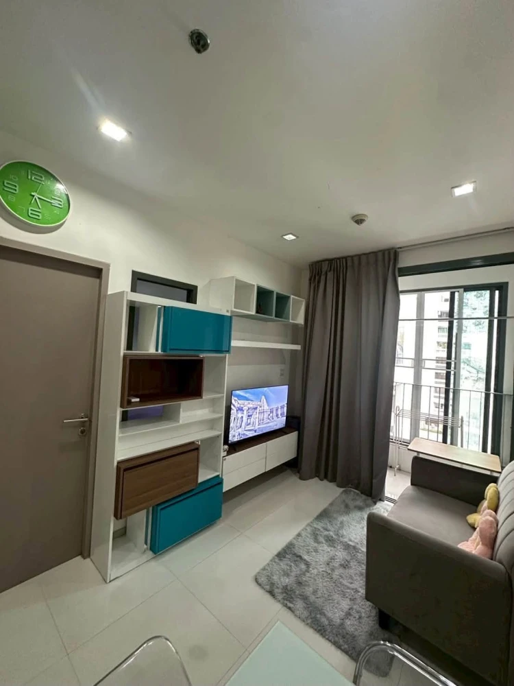 For rent: Ideo mobi Phayathai. Spacious and comfortable room, great location. Fully furnished with appliances. Book now!