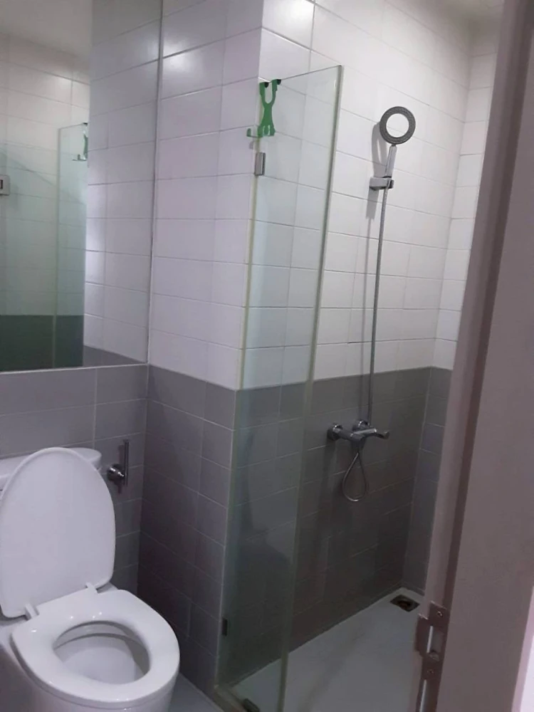 For rent: IDEO Mobi Phayathai, a comfortable room, fully furnished with furniture and electrical appliances. Just bring your bags and move in.