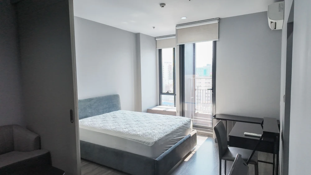 For rent: IDEO Mobi Rangnam, 11th floor, beautiful view, no buildings blocking the view, balcony receives morning sun, not hot, if you're late you'll