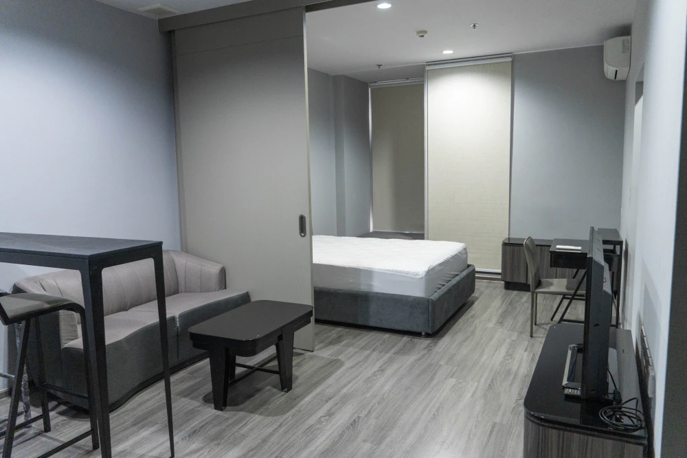 For rent: IDEO Mobi Rangnam, 11th floor, beautiful view, no buildings blocking the view, balcony receives morning sun, not hot, if you're late you'll