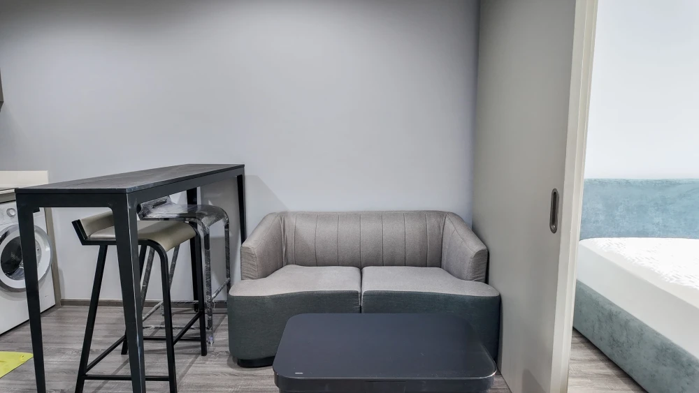 For rent: IDEO Mobi Rangnam, 11th floor, beautiful view, no buildings blocking the view, balcony receives morning sun, not hot, if you're late you'll