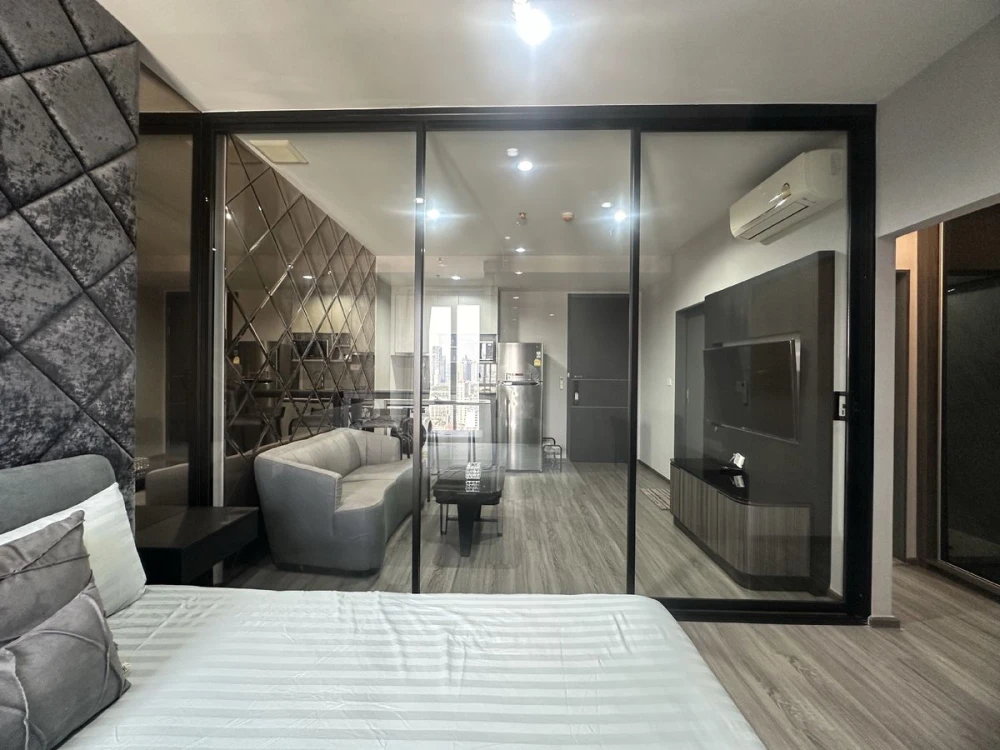 For rent: Ideo Mobi Rangnam, 20th floor, fully furnished unit. Very comfortable and ready to move in. Book now! Don't miss out!