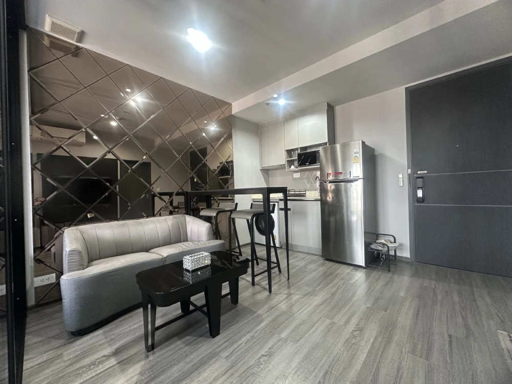 For rent: Ideo Mobi Rangnam, 20th floor, fully furnished unit. Very comfortable and ready to move in. Book now! Don't miss out!