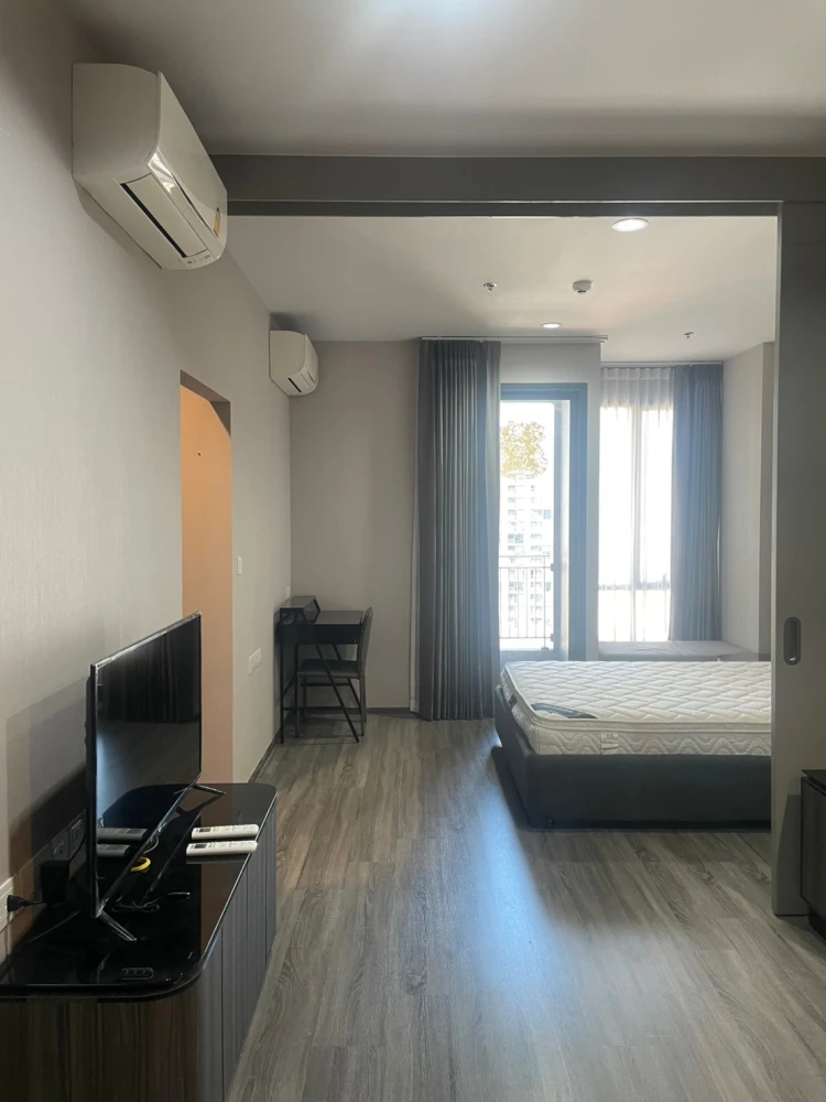 For Rent: Ideo Mobi Rangnam, 21st floor, fully furnished. Book now if interested.