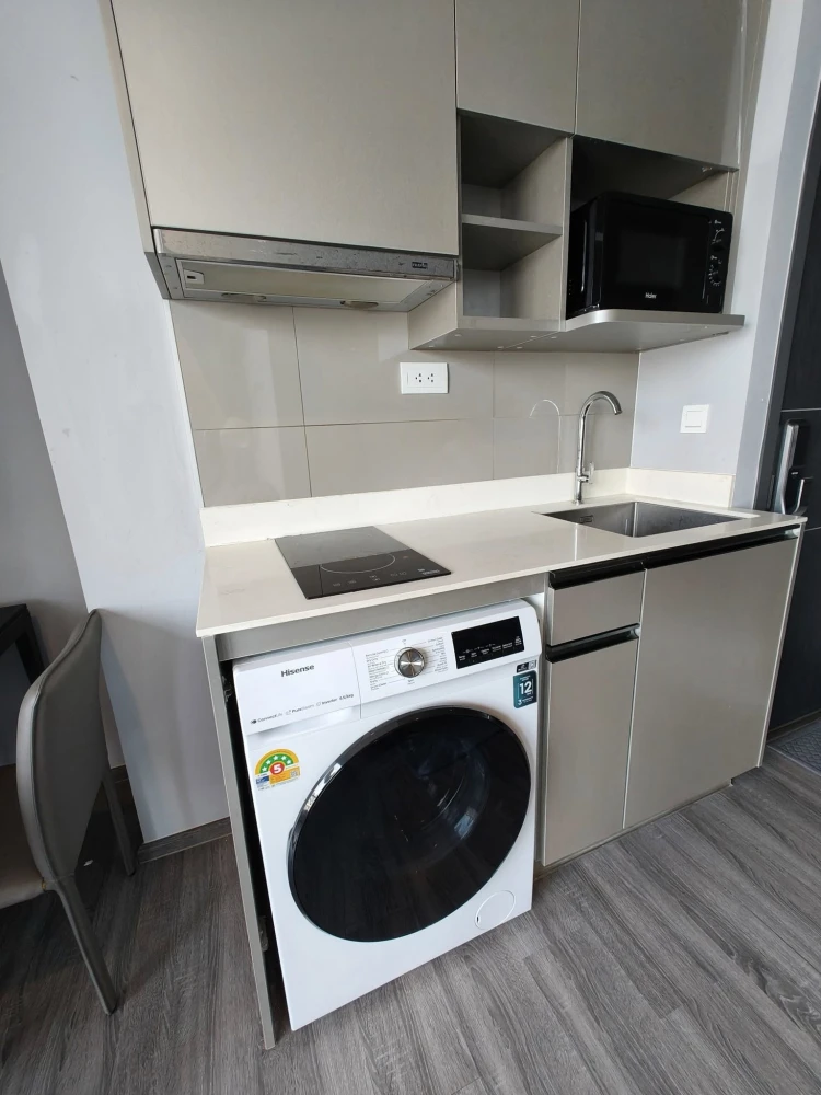 For rent Ideo Mobi Rangnam, a nice room, beautiful view, corner room, complete with furniture and electrical appliances. Good like this, hurry and boo