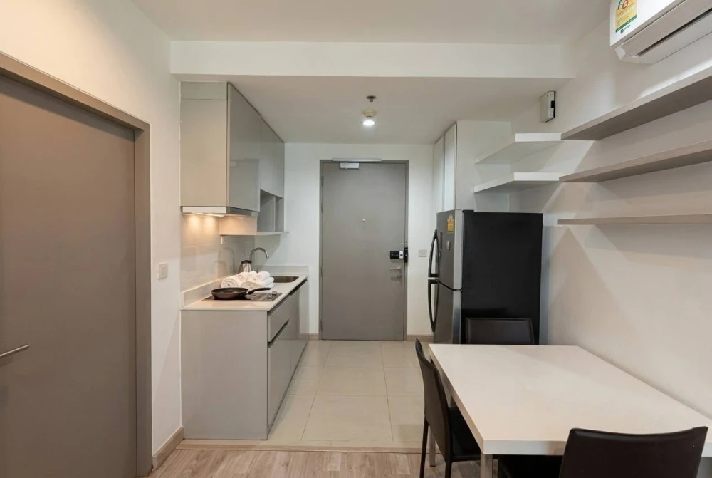 For rent: Ideo Mobi Sukhumvit, 1 bedroom, 1 bathroom, fully furnished. Don't miss this great deal!