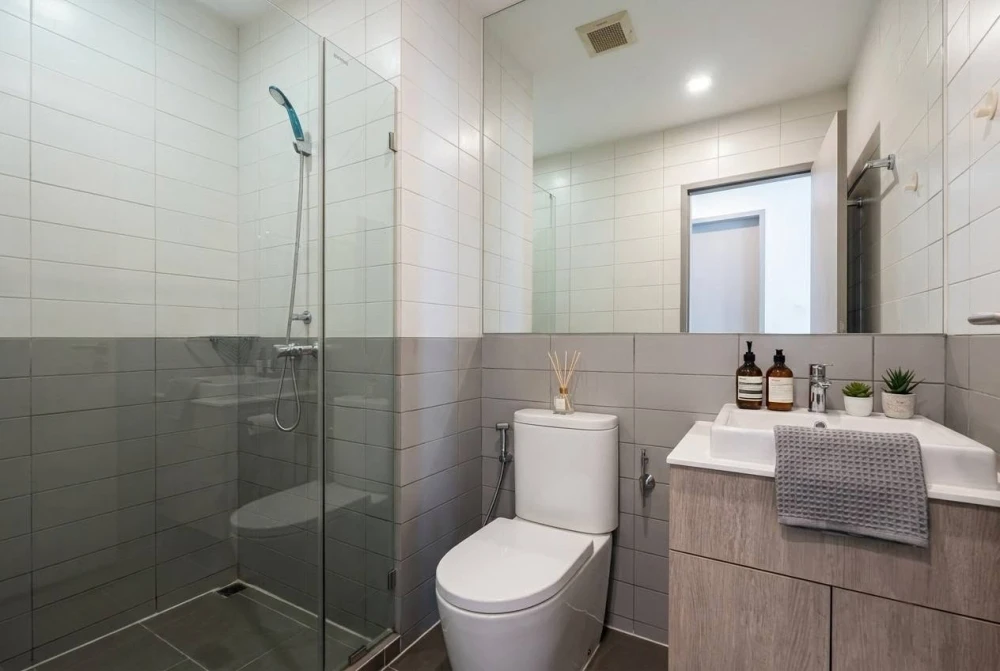 For rent: Ideo Mobi Sukhumvit, 1 bedroom, 1 bathroom, fully furnished. Don't miss this great deal!