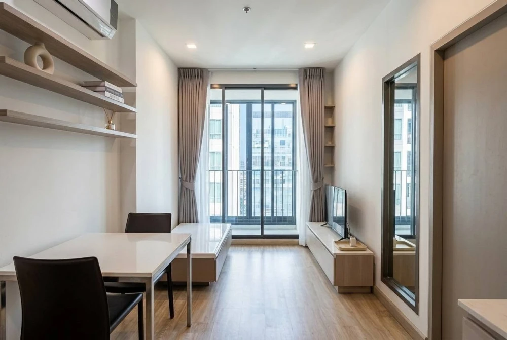 For rent: Ideo Mobi Sukhumvit, 1 bedroom, 1 bathroom, fully furnished. Don't miss this great deal!