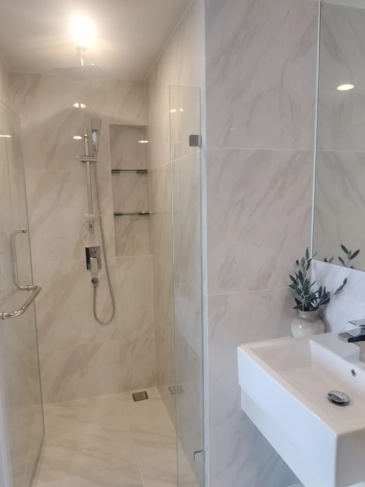 For rent: Ideo Mobi Sukhumvit 40, 6th floor unit, fully furnished with appliances. Book now!