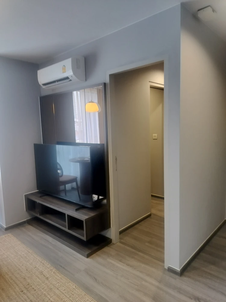 For rent: Ideo Mobi Sukhumvit 40, 6th floor unit, fully furnished with appliances. Book now!