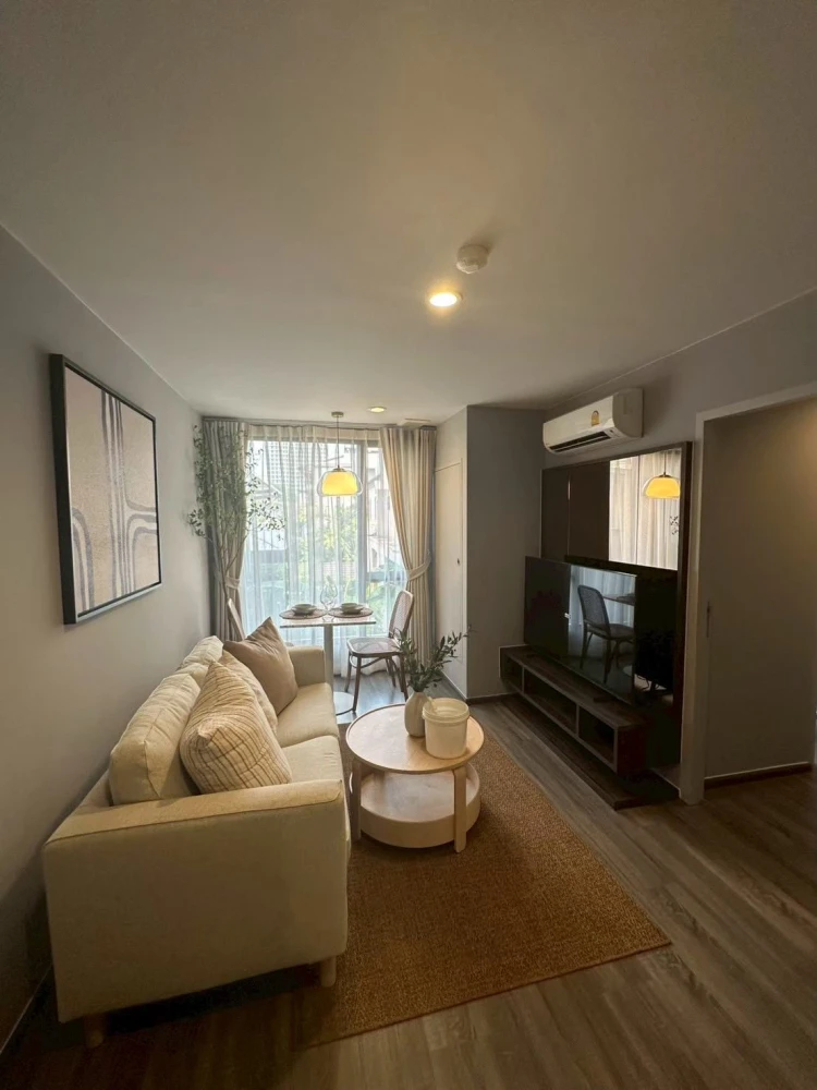 For rent: Ideo Mobi Sukhumvit 40. Nice room, fully furnished, great location, convenient transportation. Book now!