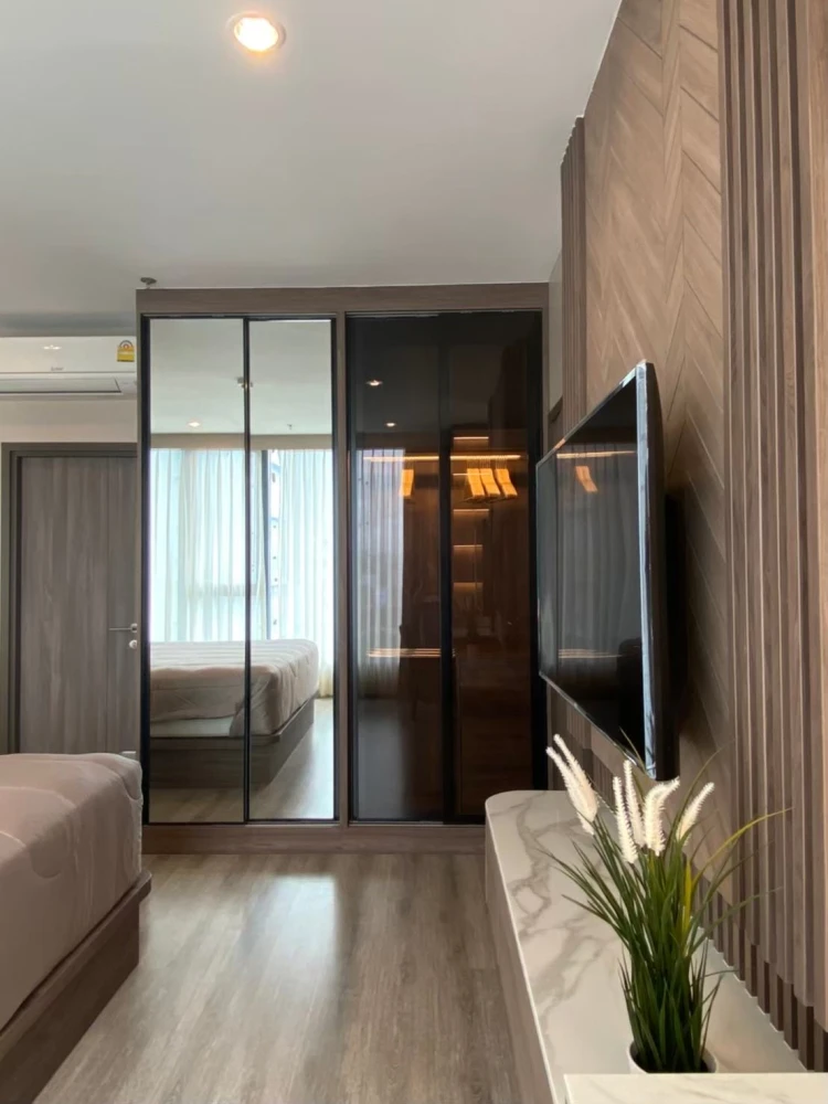 For rent: Ideo Mobi Sukhumvit 66, 2 bedrooms, spacious living area, high-quality built-in furniture. Book now!