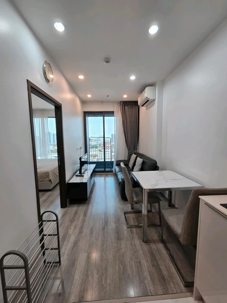 For rent: Ideo Mobi Sukhumvit 66. A lovely room with complete furnishings. Book now!