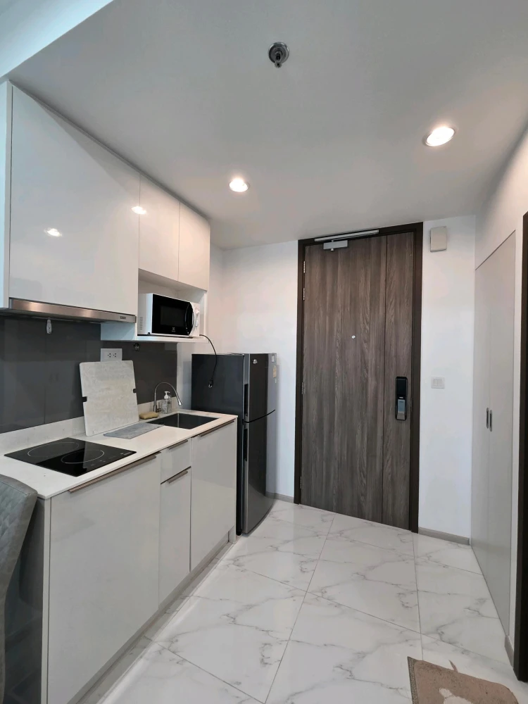 For rent: Ideo Mobi Sukhumvit 66. A lovely room with complete furnishings. Book now!