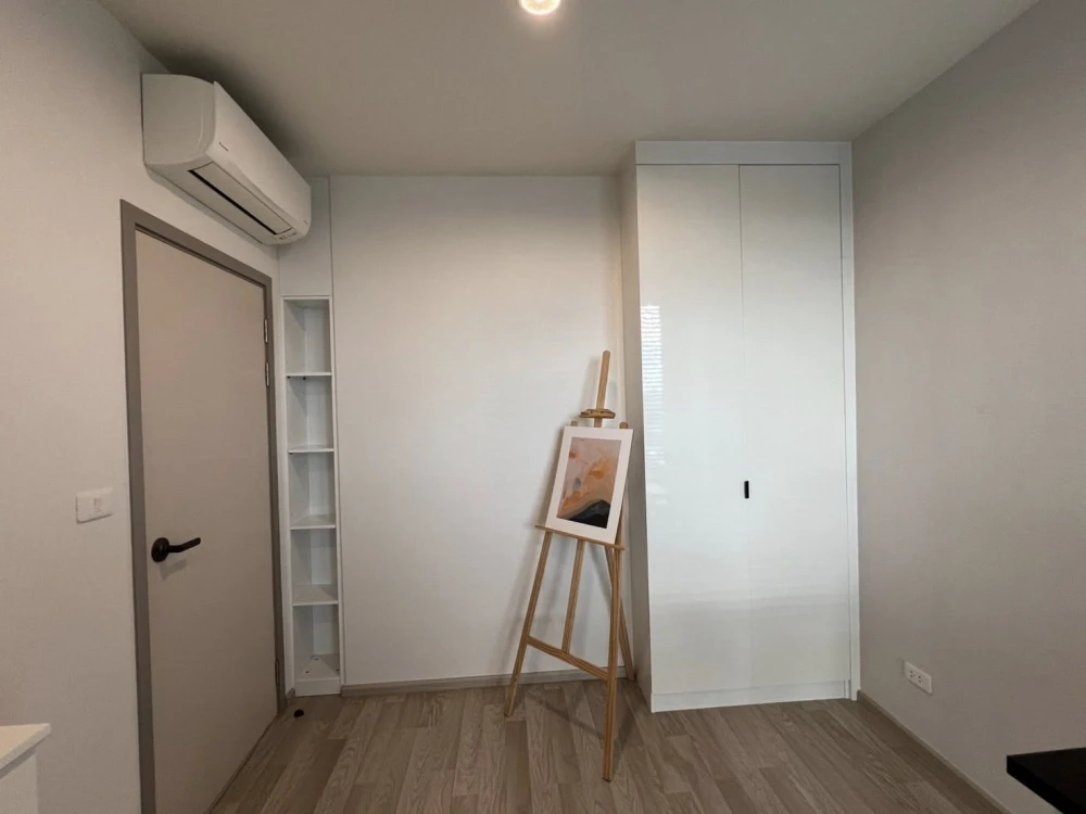 For rent: Ideo Mobi Sukhumvit East Point, 18th floor, corner room, fully furnished, nice to live in, book now.
