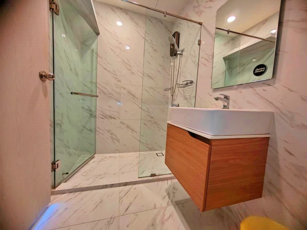 For rent: Ideo Mobi Sukhumvit East Point, 8th floor, fully furnished, ready to move in. Reserve now before it's too late.