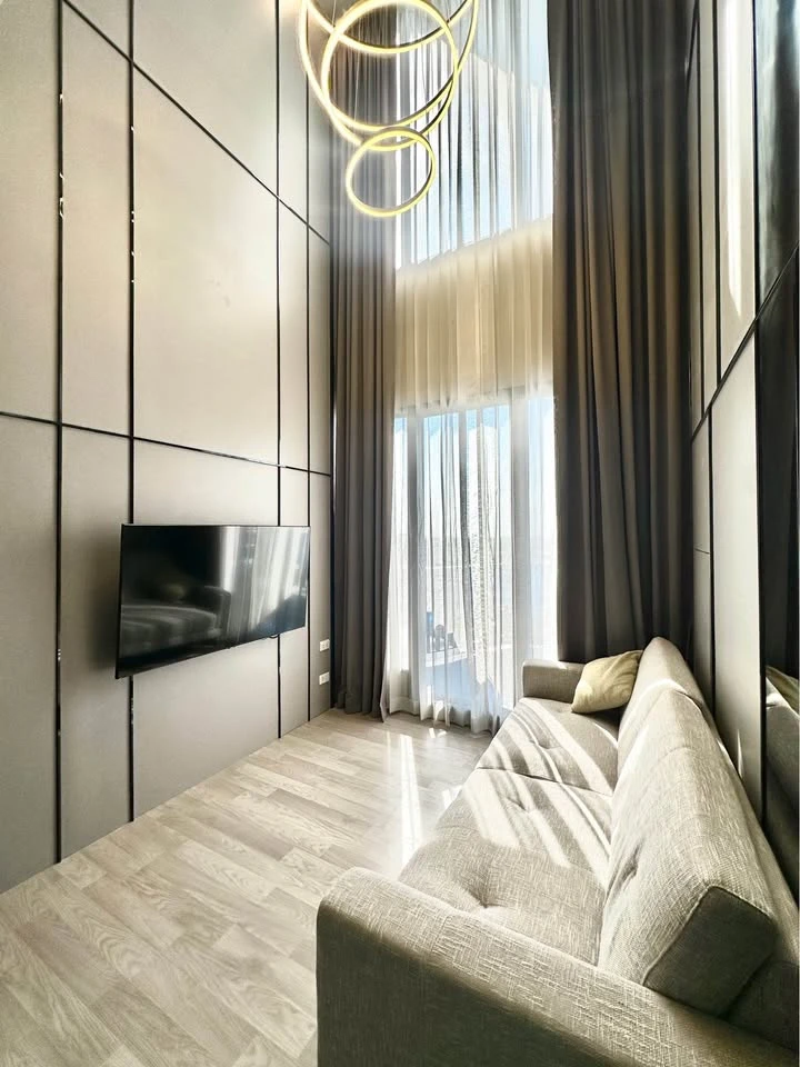 For rent: IDEO MOBI SUKHUMVIT EAST POINT, duplex unit located on the 11th-12th floor, fully furnished. Book now!