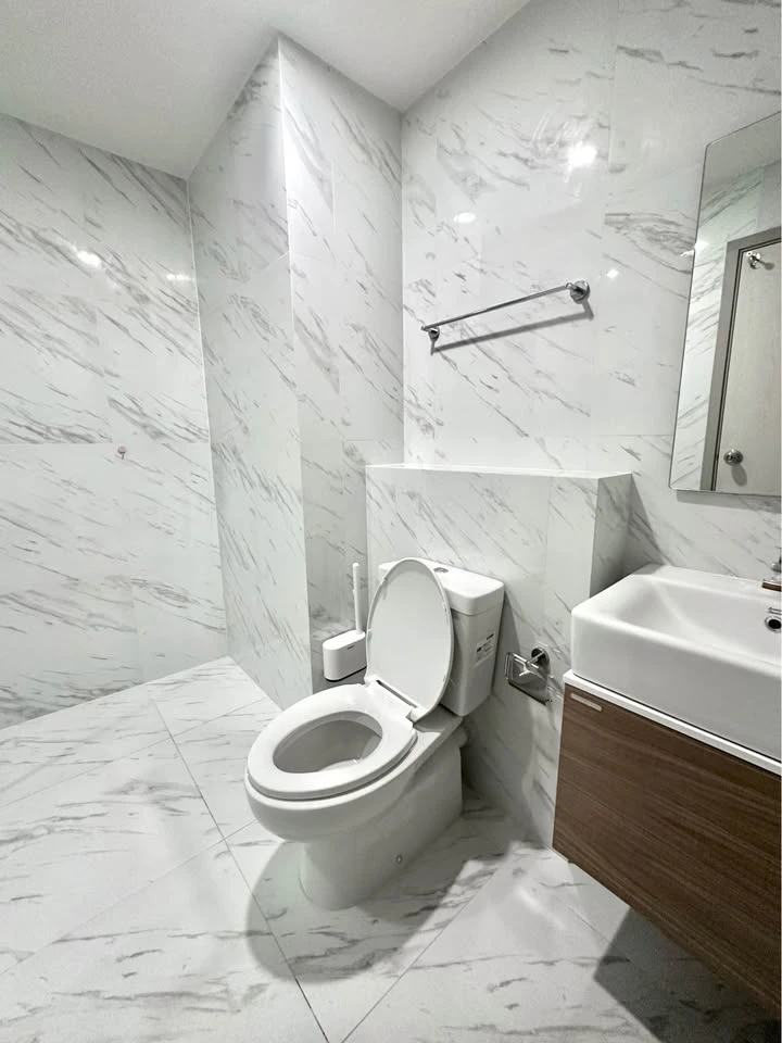 For rent: IDEO MOBI SUKHUMVIT EAST POINT, duplex unit located on the 11th-12th floor, fully furnished. Book now!
