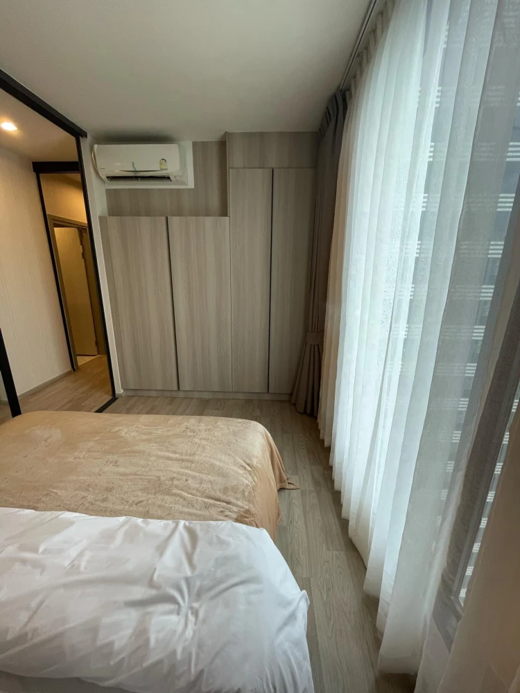 For rent: Ideo Mobi Sukhumvit East Point, a comfortable room, decorated in a controlled tone, with a city view from a high floor. Don't miss it.