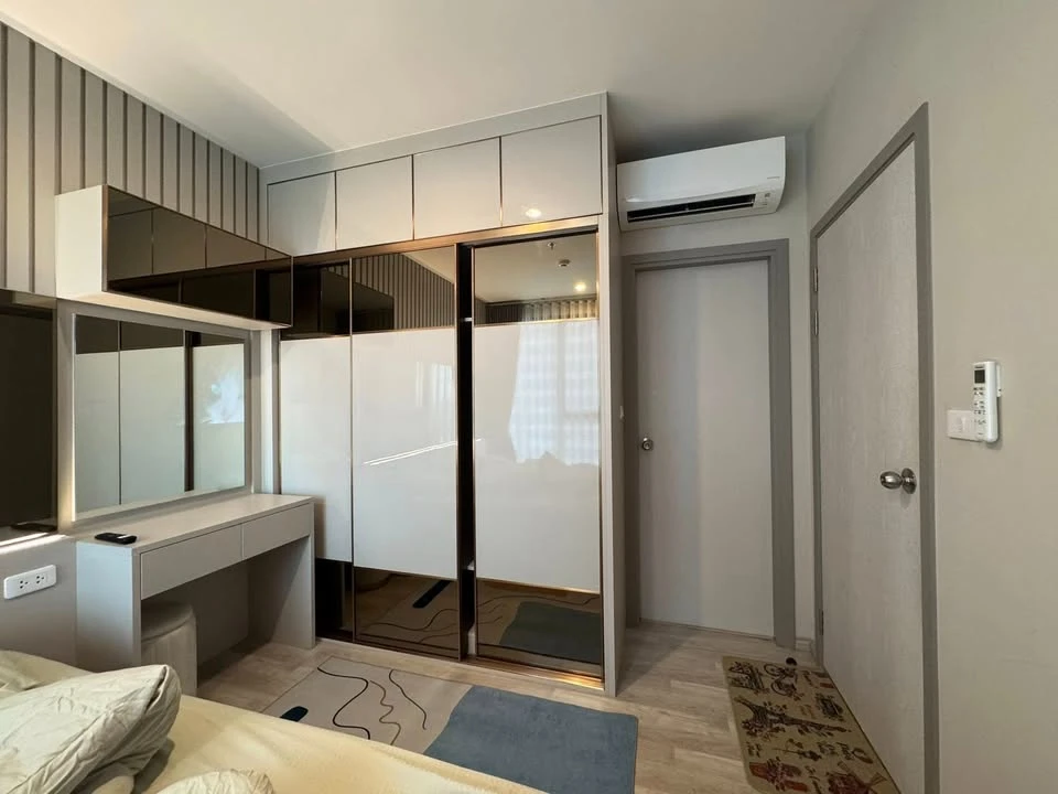 For rent: Ideo mobi sukhumvit east point, high floor room, built-in furniture, looks good, comfortable, fully furnished, ready to move in