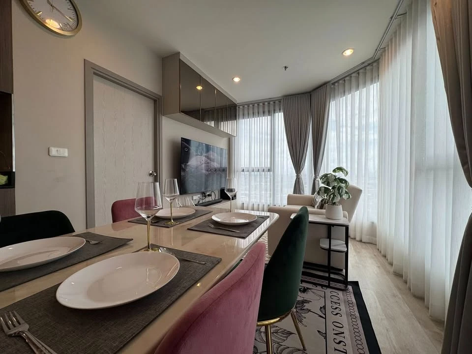 For rent: Ideo mobi sukhumvit east point, high floor room, built-in furniture, looks good, comfortable, fully furnished, ready to move in