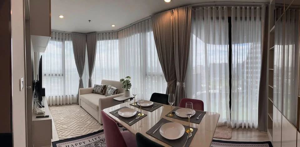For rent: Ideo mobi sukhumvit east point, high floor room, built-in furniture, looks good, comfortable, fully furnished, ready to move in