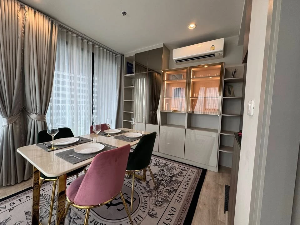 For rent: Ideo mobi sukhumvit east point, high floor room, built-in furniture, looks good, comfortable, fully furnished, ready to move in