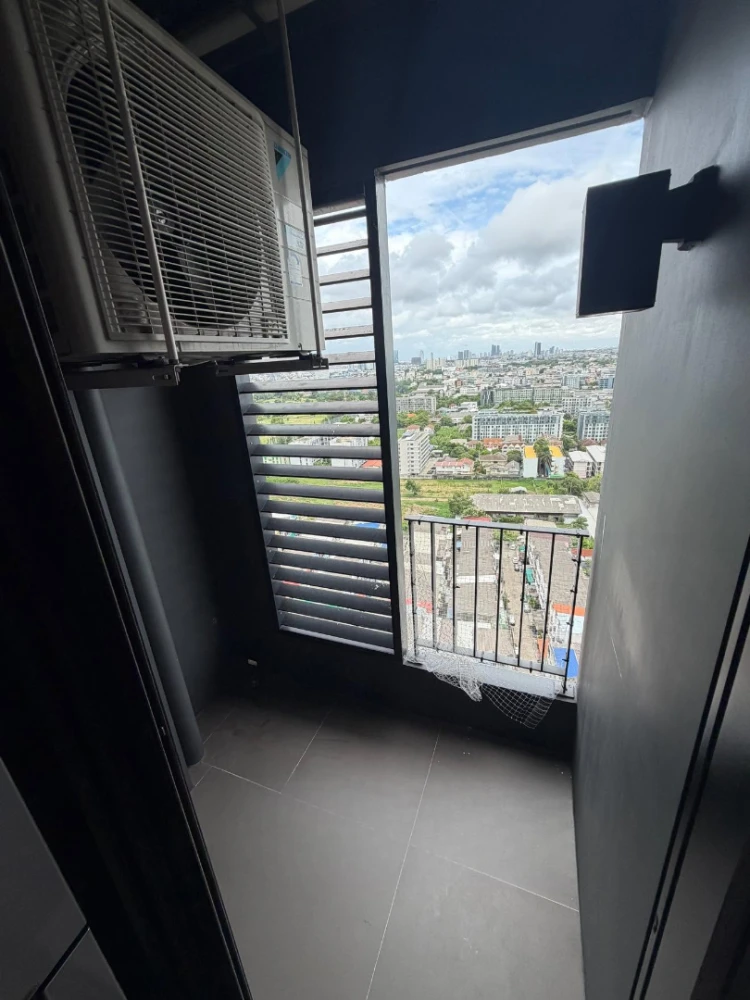 For rent: Ideo Mobi Sukhumvit East Point, very high floor unit, fully furnished. Don't miss out!