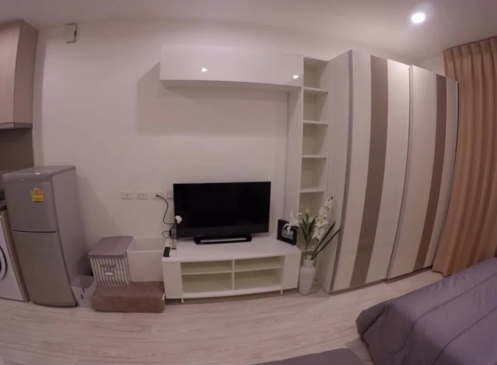 For rent: Ideo Mobi Sukhumvit Eastgate, 1 bedroom, 1 bathroom. Great location, unobstructed view. Book now!