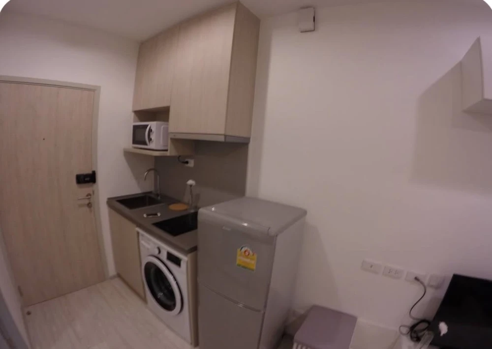 For rent: Ideo Mobi Sukhumvit Eastgate, 1 bedroom, 1 bathroom. Great location, unobstructed view. Book now!