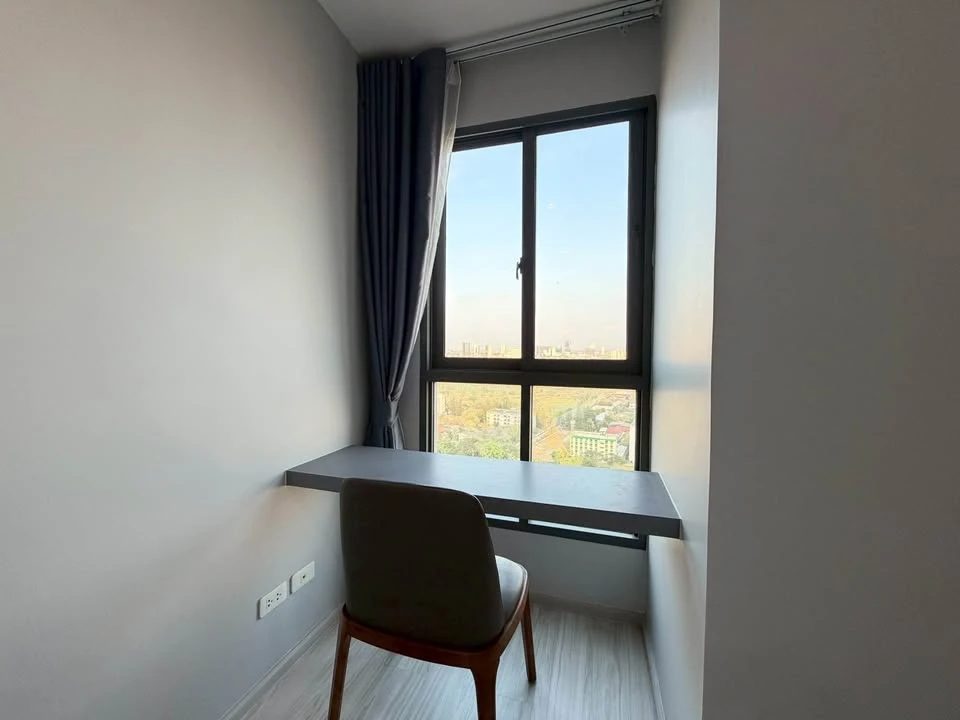 For rent: Ideo Mobi Sukhumvit Eastgate, 23rd floor, fully furnished, very livable. Book now!
