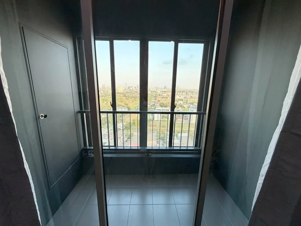 For rent: Ideo Mobi Sukhumvit Eastgate, 23rd floor, fully furnished, very livable. Book now!