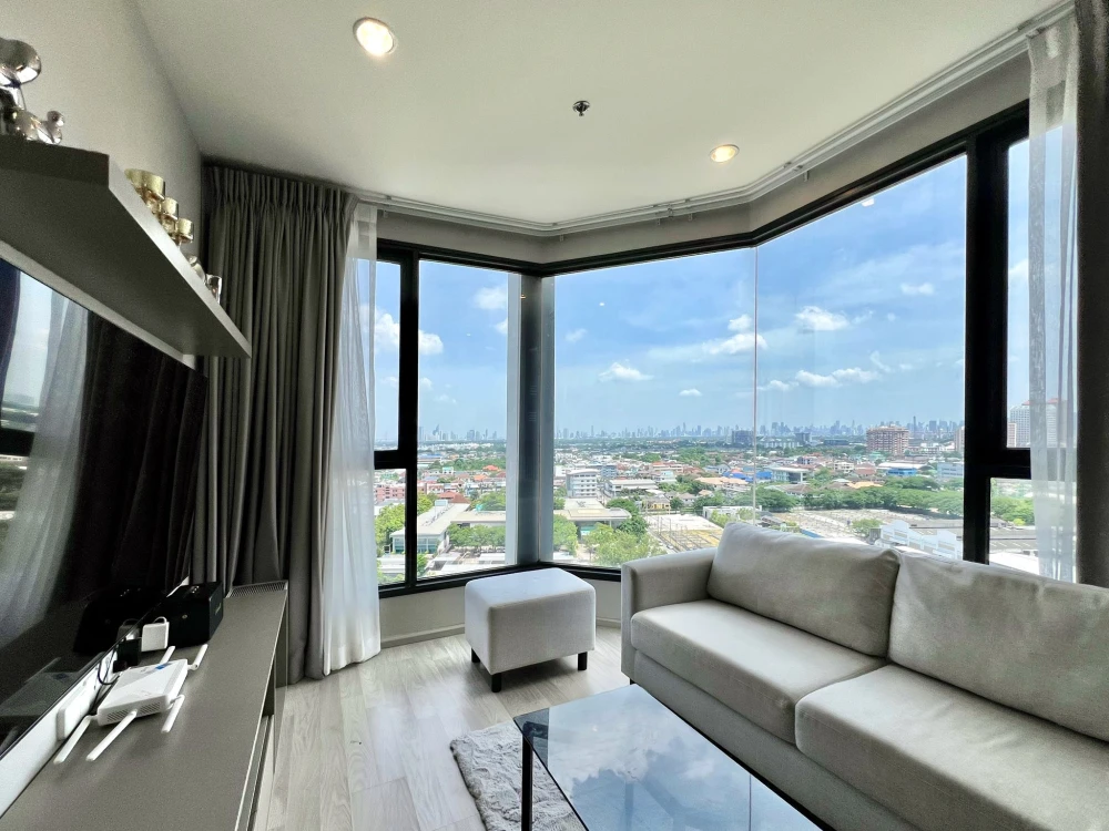 For rent: IDEO Mobi Sukhumvit Eastpoint, nice room, wide balcony, beautiful view. If you don't book, you'll regret it later.