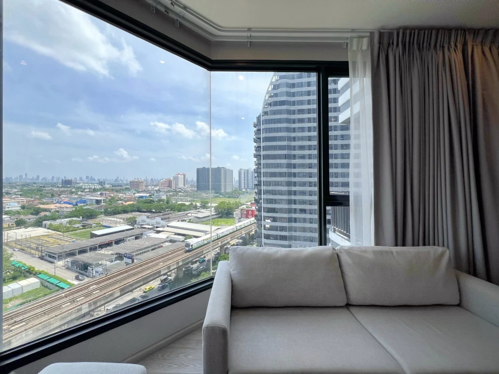 For rent: IDEO Mobi Sukhumvit Eastpoint, nice room, wide balcony, beautiful view. If you don't book, you'll regret it later.