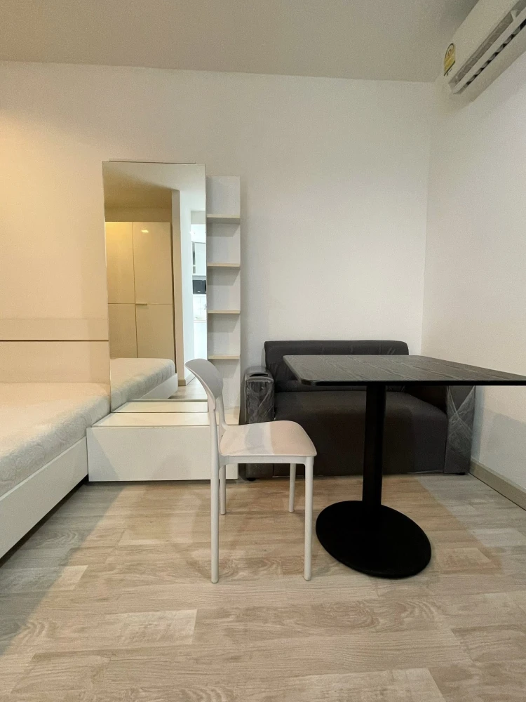 For rent: Ideo Mobi Sukhumvit, fully furnished, high floor, spacious. Book now!