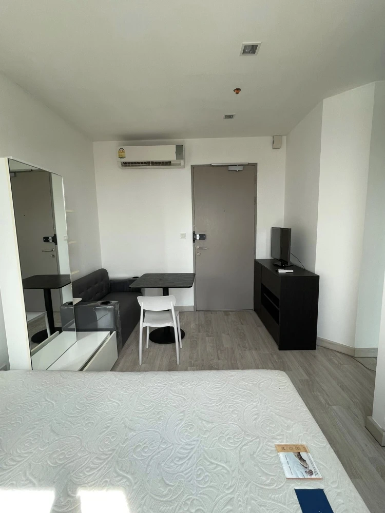 For rent: Ideo Mobi Sukhumvit, fully furnished, high floor, spacious. Book now!