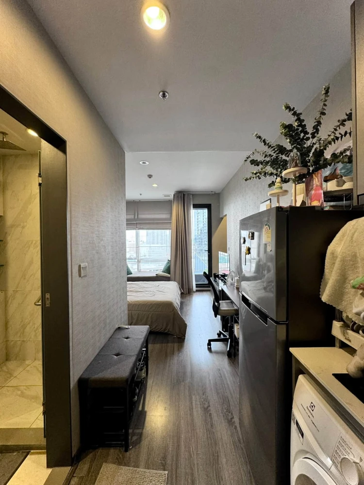For Rent: IDEO Mobi Rangnam. Features a view of Soi Rangnam and comes fully furnished with all appliances—just bring your suitcase and move right in.