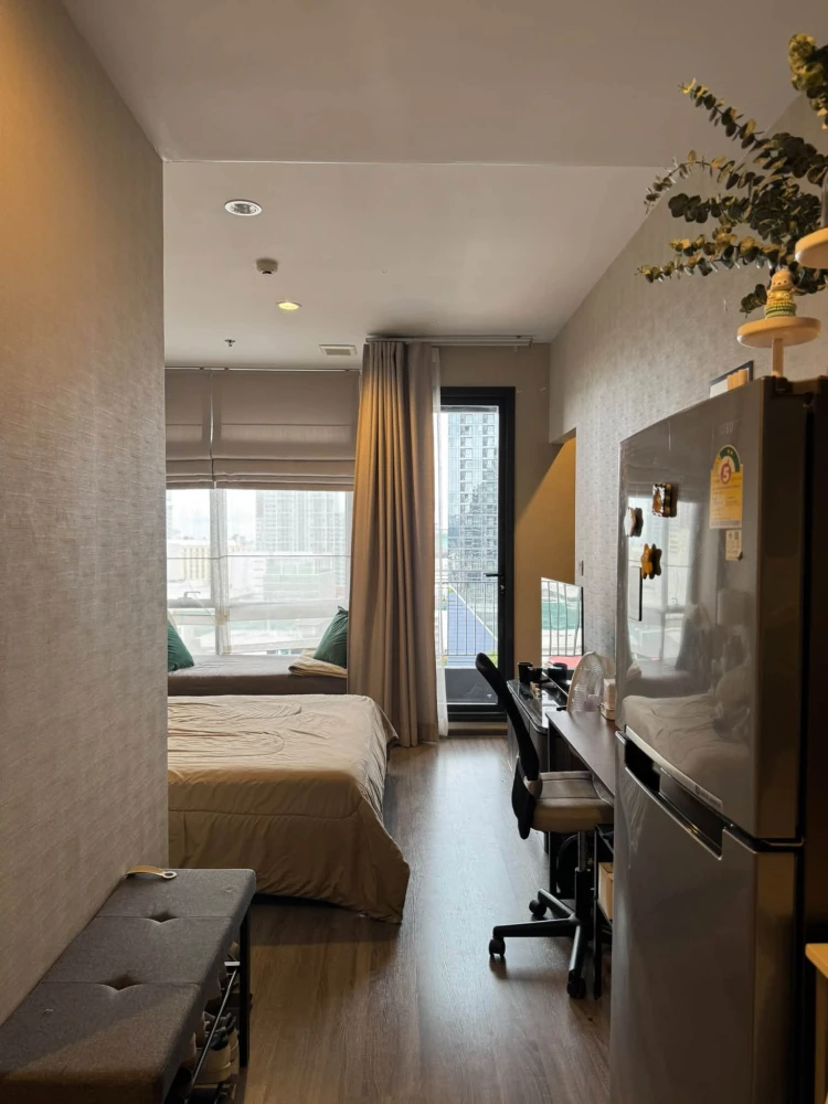 For Rent: IDEO Mobi Rangnam. Features a view of Soi Rangnam and comes fully furnished with all appliances—just bring your suitcase and move right in.