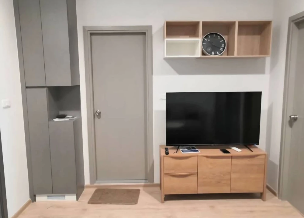 For rent: Ideo New Rama 9, 4th floor, fully furnished unit, ready to move in. Book now!