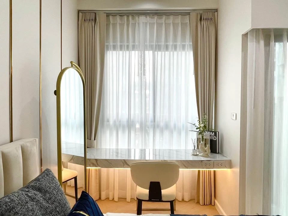 IDEO New Rama 9 for rent, beautifully decorated room with built-in furniture, very impressive, just bring your bags and move in!