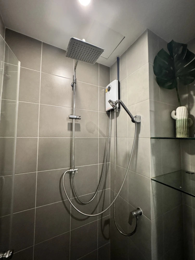 For rent: Ideo O2, 1 bedroom, 1 bathroom, good location, comes with complete furniture and amenities. Hurry and reserve now!