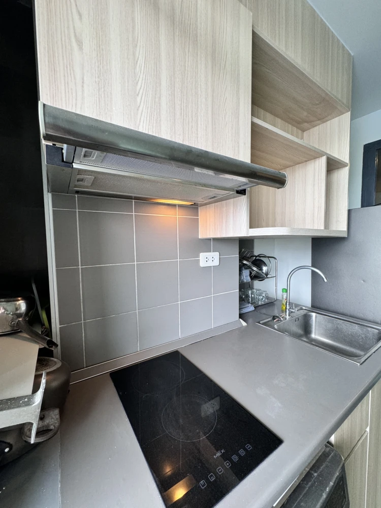 For rent: Ideo O2, 1 bedroom, 1 bathroom, good location, comes with complete furniture and amenities. Hurry and reserve now!