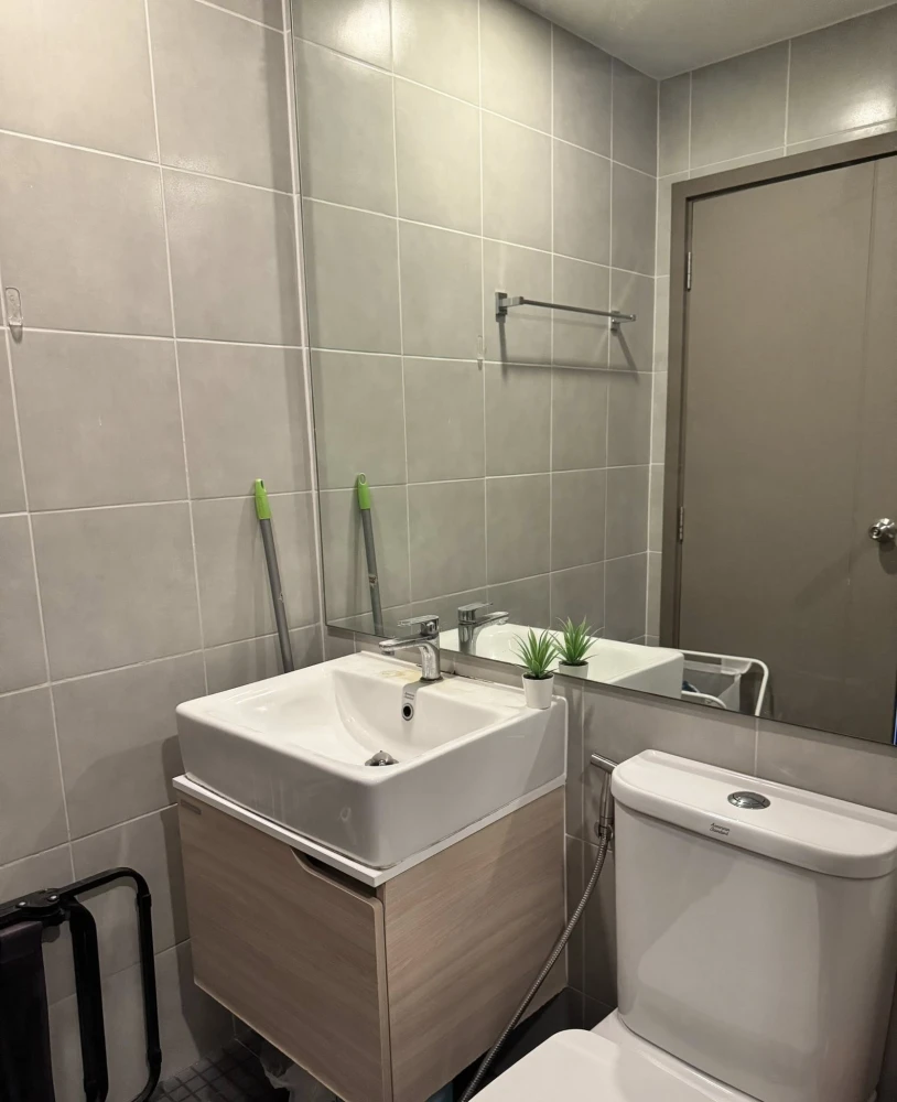 For rent: Ideo O2, 18th floor. Spacious and comfortable room, fully furnished. Book now, don't wait!