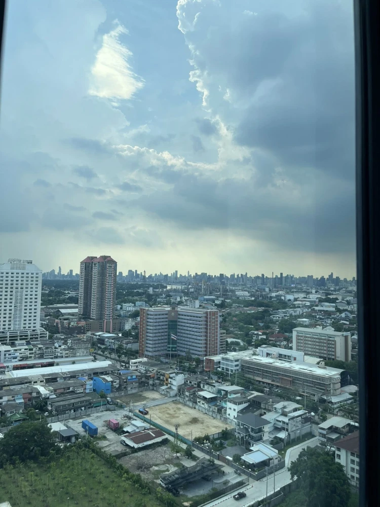 For rent Ideo o2, very high floor room, sunset view, fully furnished, comfortable atmosphere, must book now.