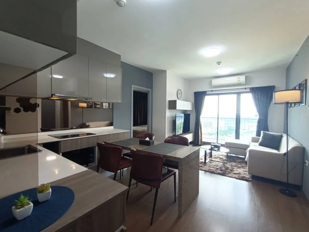 For rent: IDEO Phahol-Jatujak, 22nd floor. Nice, fully furnished unit. Book now! Don't miss out!