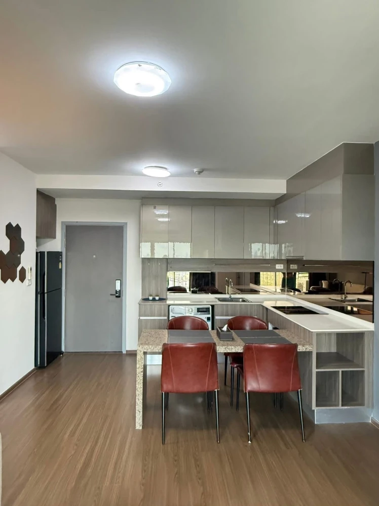 For rent: IDEO Phahol-Jatujak, 22nd floor. Nice, fully furnished unit. Book now! Don't miss out!