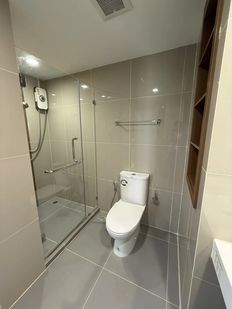 For rent: IDEO Phahol-Jatujak, 22nd floor. Nice, fully furnished unit. Book now! Don't miss out!