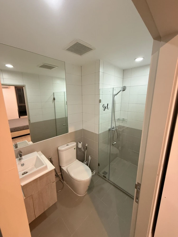 For rent: Ideo Q Chula-Samyan, 1 bedroom, 1 bathroom, spacious living area, fully furnished. Don't miss out!