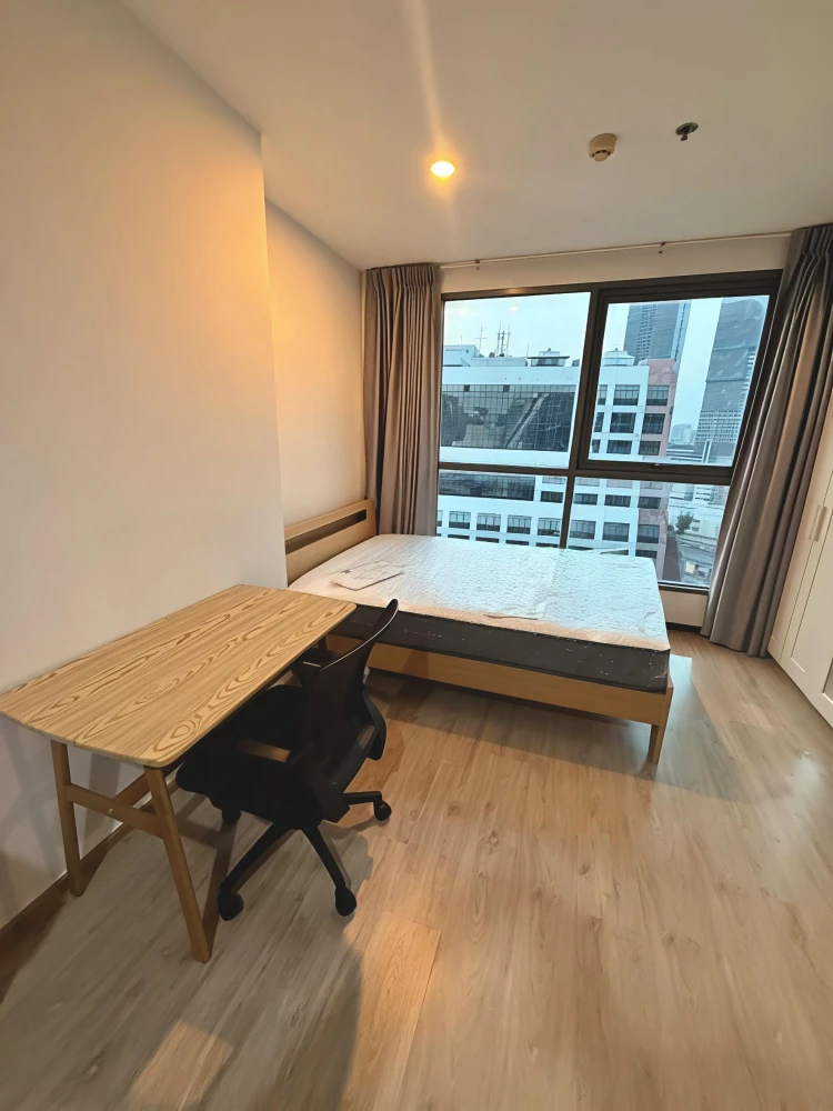 For rent: Ideo Q Chula–Samyan. Nice room, great location. Fully furnished with complete amenities. Book now!